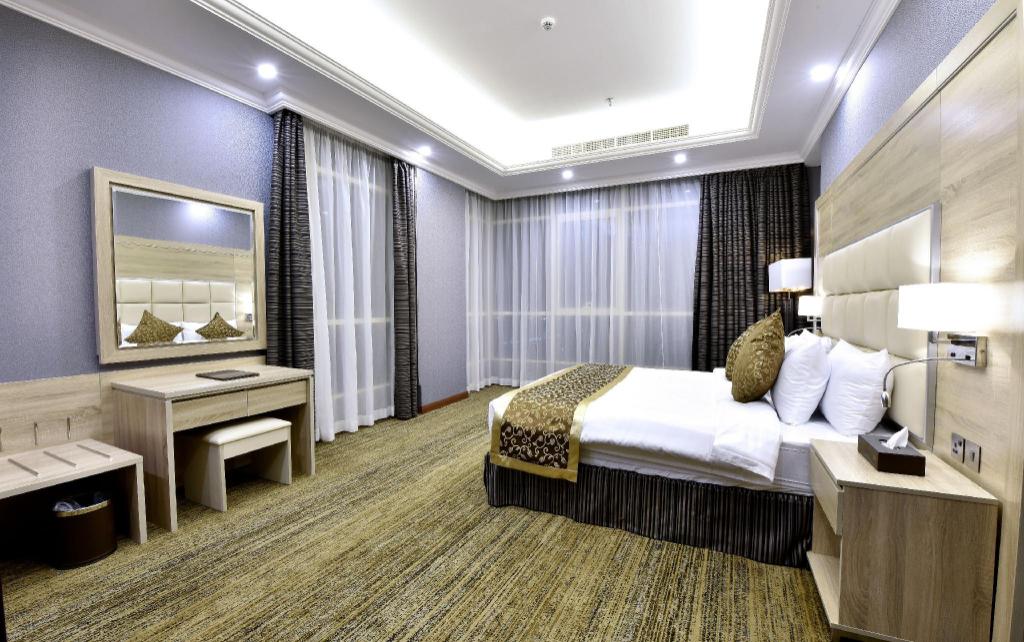 Iridium 70 Hotel Main image 1